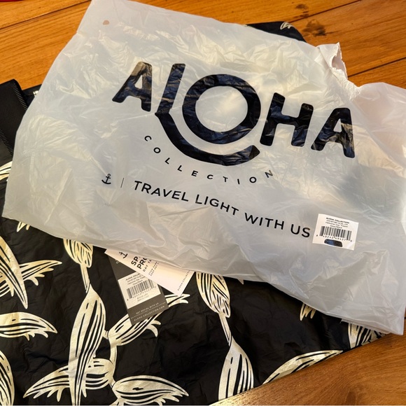 Aloha travel day tripper bag and small clutch NWT - Picture 5 of 7